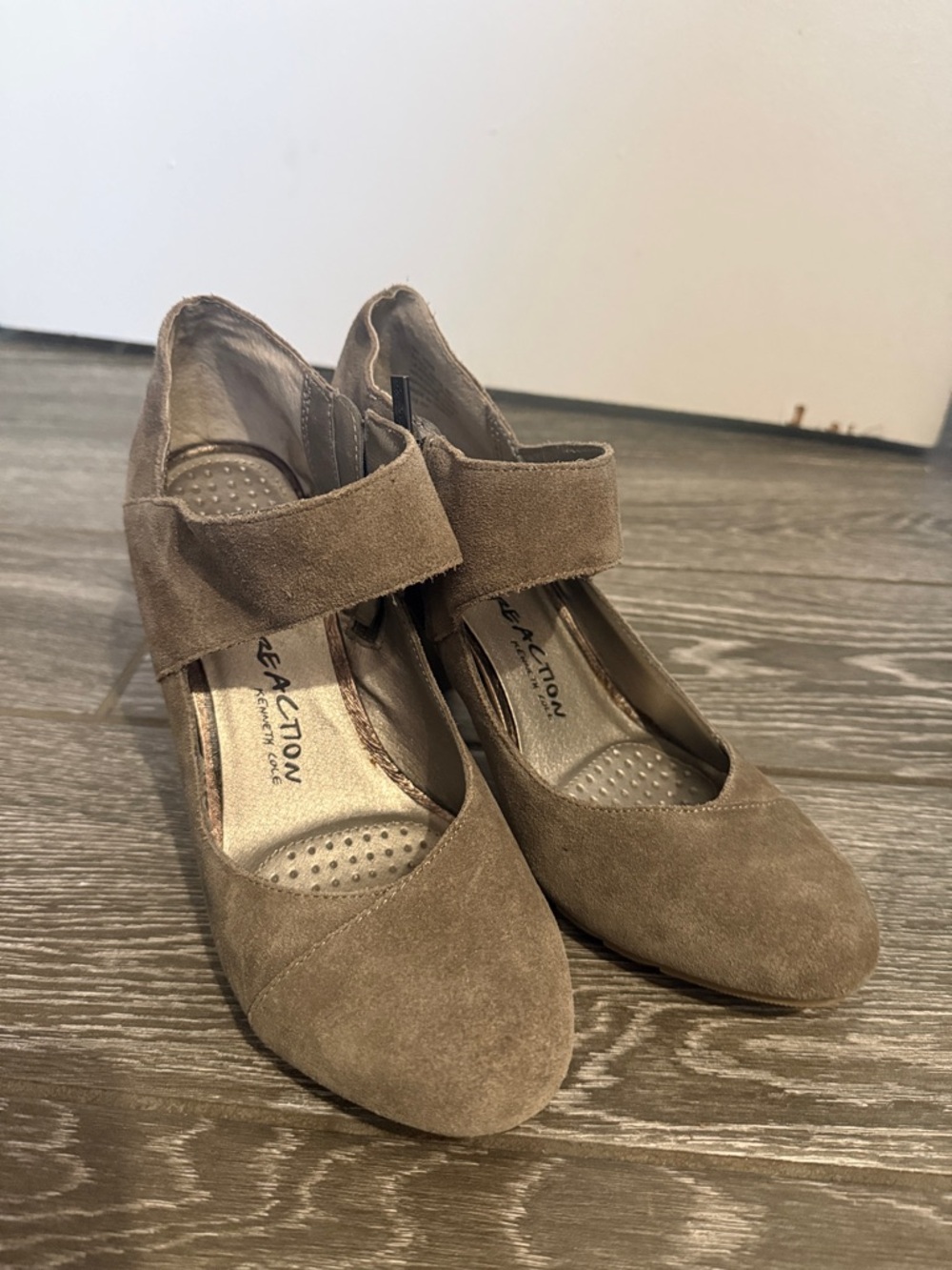 Kenneth Cole Reaction Taupe Suede Cutout Mid Heels